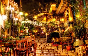 Plaka_Athens_by_night_by_Piddling